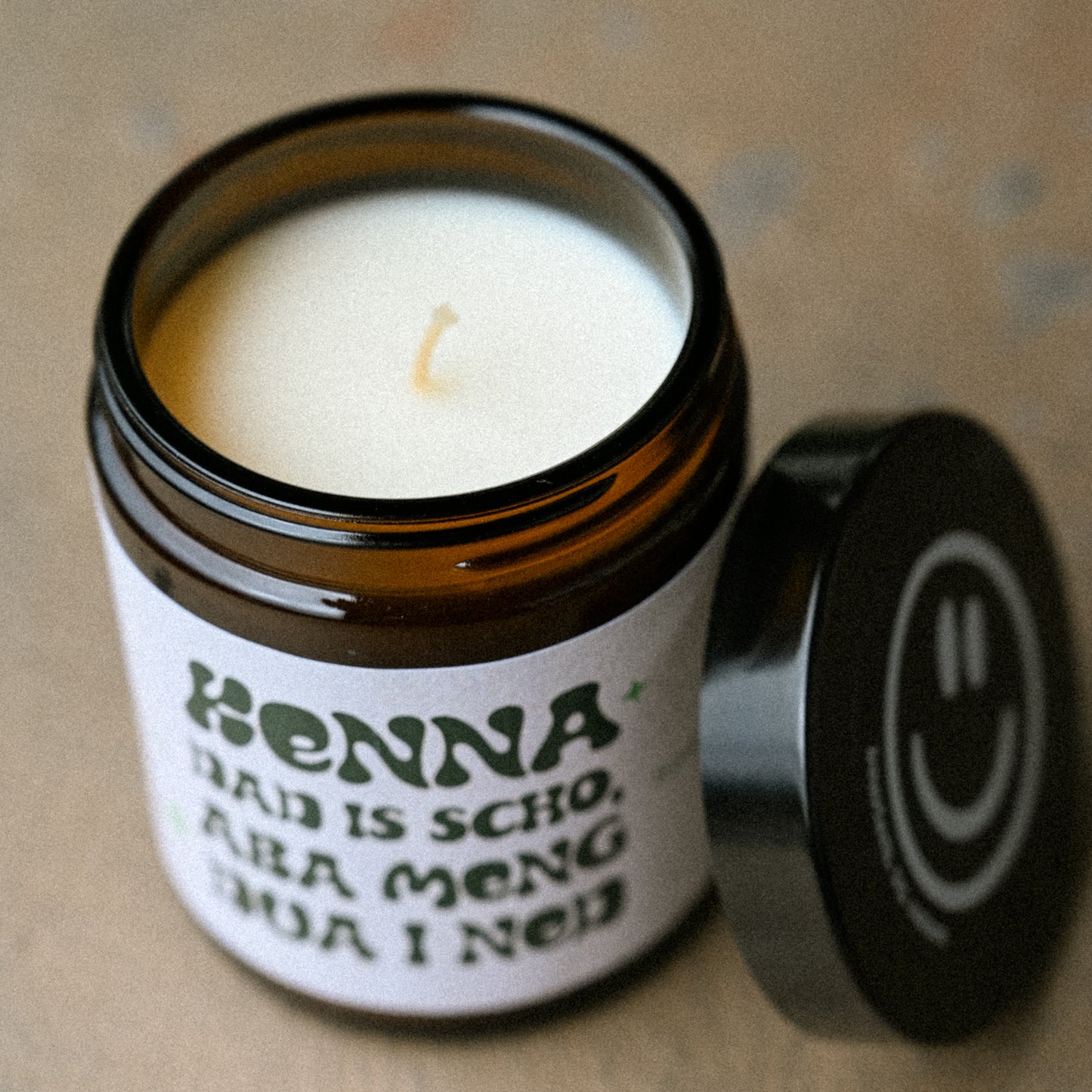 Kenna dad i scho, aber meng dua i ned | Bayerische Spruchkerze 140g
