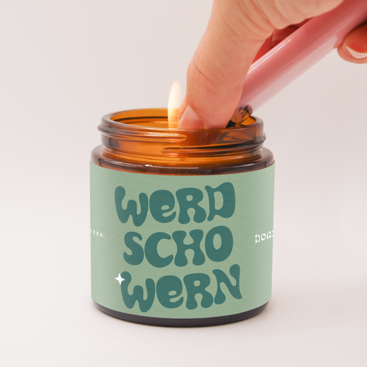 Werd scho werdn | Bayerische Spruchkerze 95g