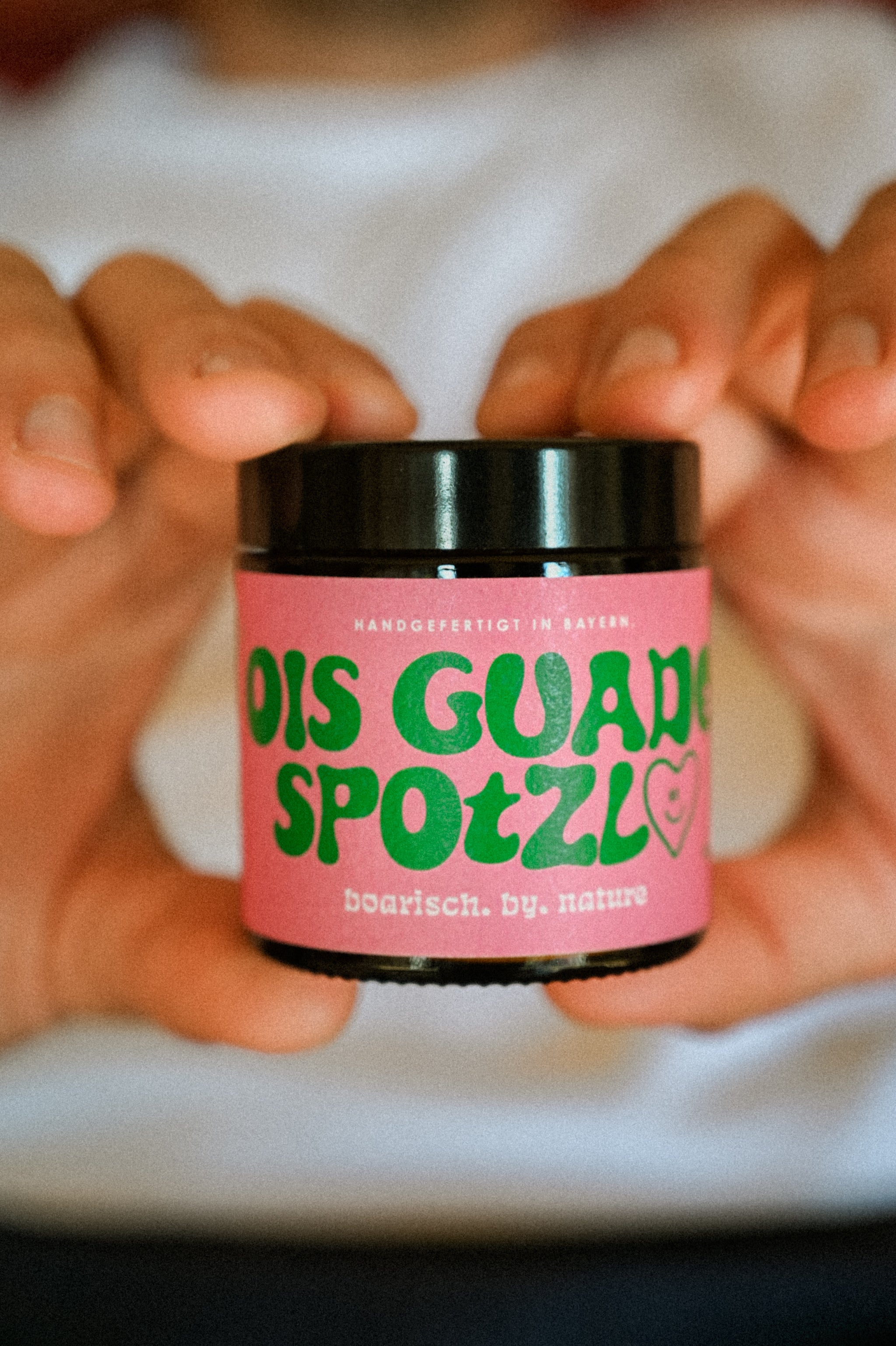 Bayerische Spruchkerze Ois guade Spotzl (unter 20 €)